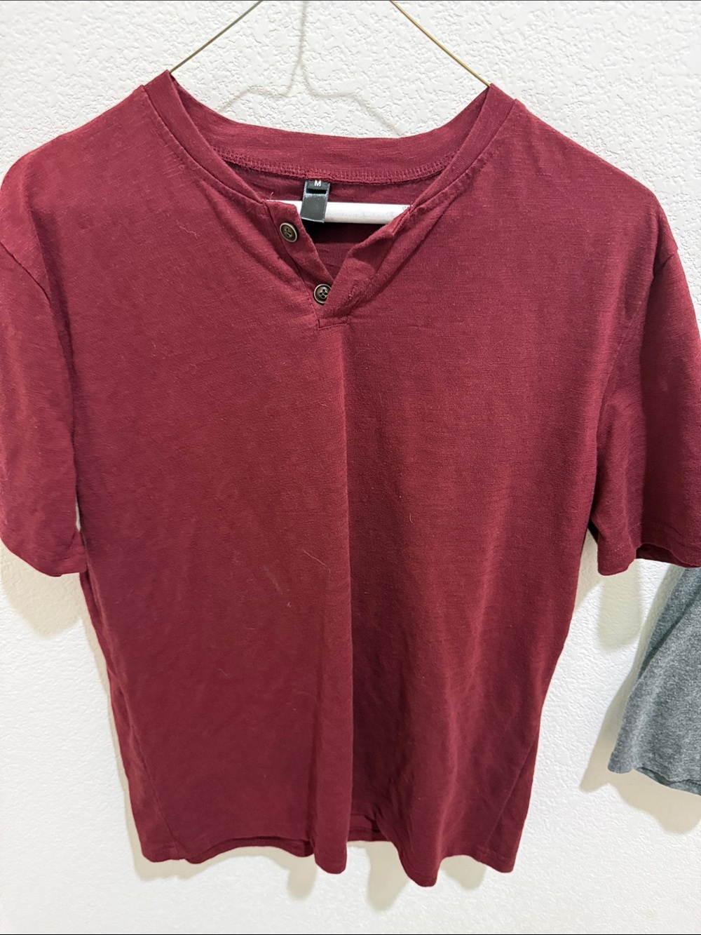 Men's Short-Sleeve Henley Tee in Burgundy